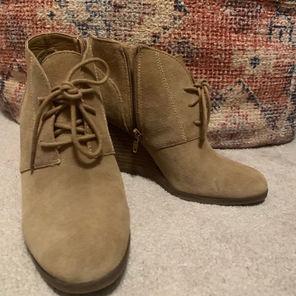 Lucky Brand Tan Ankle Booties with Lace-Up Design
